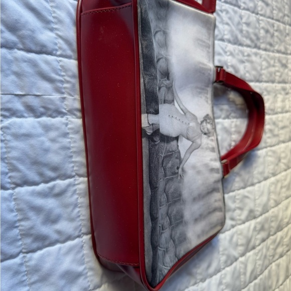 Red Handbag with Vintage Marilyn Monroe Print - Picture 3 of 5